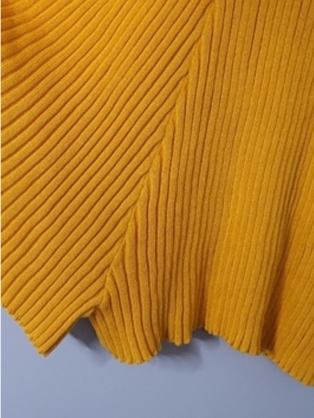 Yellow Ribbed V-Neck Romper - Picture 5 of 6